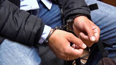 В Москве задержали мужчину за торговлю поддельными сертификатами - gazeta.ru - Москва