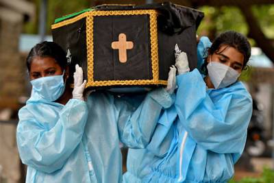 Число погибших от коронавируса в Индии превысило 400 тысяч - lenta.ru - Сша - Индия - Бразилия