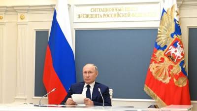 Владимир Путин - Вакцинация, пособия, парниковые газы: Владимир Путин подписал ряд законов - 5-tv.ru - Россия