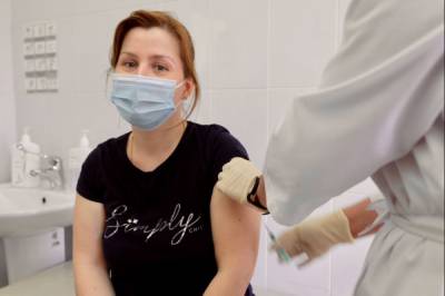Минздрав: вакцинация беременных из групп риска показана с 22 недели - aif.ru