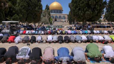 Без анализов и проверок: 100.000 мусульман собрались возле мечети Аль-Акса - vesty.co.il - Израиль - Иерусалим