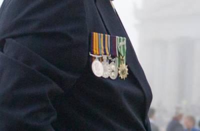 Австралийские ветераны сожгли свои медали, требуя защитить помогавших им афганцев - argumenti.ru - Австралия - Афганистан