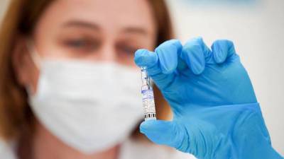 Вакцинацию от COVID-19 прошли 75 процентов сотрудников центров госуслуг в Москве - vm.ru - Москва