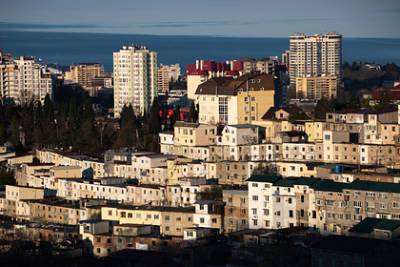 Россиян разуверили в возможности снижения цен на жилье в Сочи - lenta.ru - Сочи