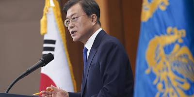 Мун Чжэин - Есихидэ Суг - Президент Южной Кореи будет бойкотировать Олимпиаду из-за обвинений в "мастурбации" - ruposters.ru - Япония - Токио - Южная Корея