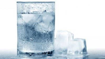 Стало известно, опасно ли пить ледяную воду - enovosty.com