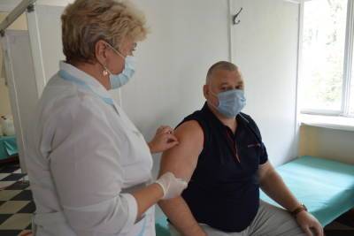 Глава администрации Московского района сделал вторую инъекцию вакцины от коронавируса - nn.mk.ru - район Московский