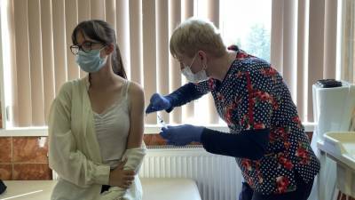 Более 800 тысяч человек завершили курс вакцинации от коронавируса в Петербурге - inforeactor.ru - Санкт-Петербург