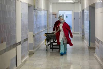 В Петербурге две ковидные больницы прекращают принимать больных коронавирусом - znak.com - Санкт-Петербург
