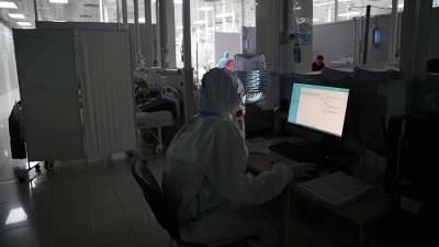 Дмитрий Песков - Песков заявил об открытости властей в отношении пандемии COVID-19 - iz.ru - Россия - Израиль