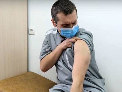 Врачи рассказали об особенностях вакцинации от коронавируса онкологических больных - rosbalt.ru