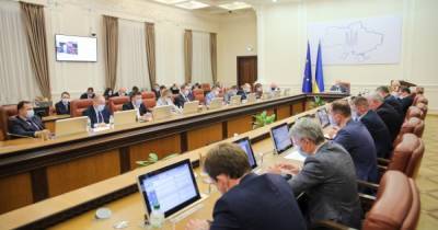 Кабмин внесет изменения в разрешения на иммиграцию - dsnews.ua - Украина