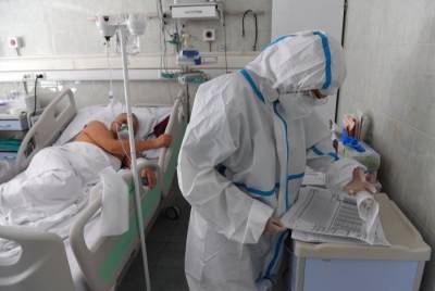 Мурашко: коронавирусом в РФ болеют около 890 тыс. человек, 70% из них лечатся амбулаторно - interfax-russia.ru - Россия