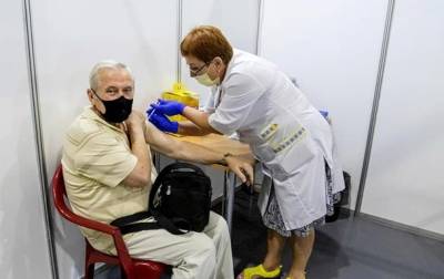 Украина обновила рекорд по COVID-вакцинации - korrespondent.net - Украина