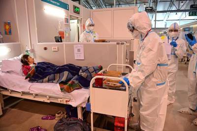 В России выявили 24 471 новый случай коронавируса - lenta.ru - Россия