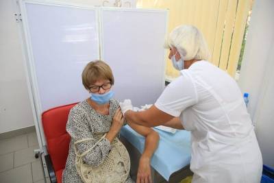 В Смоленской области продолжается вакцинация от коронавируса - rabochy-put.ru - Смоленская обл.