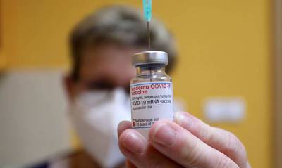 В ЕС разрешили колоть вакцину Moderna с 12 лет - capital.ua - Украина