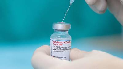 В Швейцарии 128 человек умерли после прививки от COVID-19 с начала года - iz.ru - Швейцария - Израиль