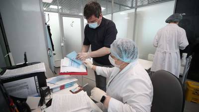 РФПИ назвал абсолютным приоритетом вакцинацию россиян от коронавируса - iz.ru - Россия - Израиль
