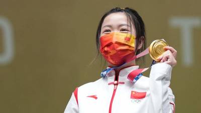 Анастасия Галашина - Цянь Ян - Китаянка Цянь Ян завоевала первую золотую медаль Олимпиады-2020 - iz.ru - Китай - Швейцария - Израиль