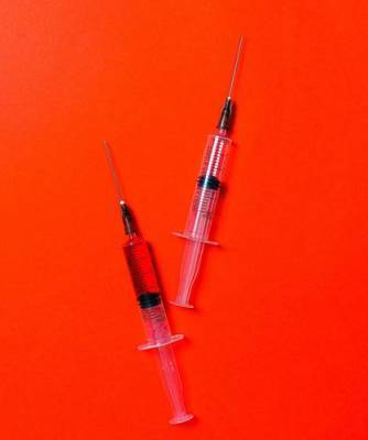 Минздрав РФ перечислил противопоказания к вакцинации "ЭпиВакКороной" - argumenti.ru - Россия