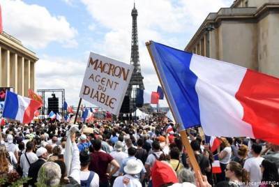 Во Франции более 160 тыс. человек выступили против антиковидных мер - unn.com.ua - Франция - Украина - Киев - Париж