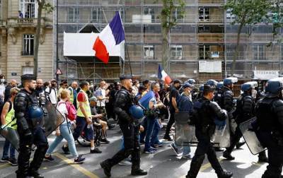 Протесты против COVID-пропусков во Франции: Сенат пошел на уступки - korrespondent.net - Франция - Украина