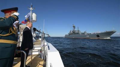 Владимир Путин - Путин прибыл в Кронштадт для осмотра кораблей перед парадом - iz.ru - Россия - Санкт-Петербург - Израиль