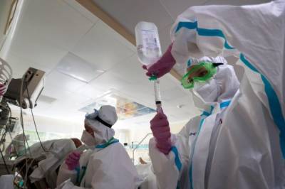В России за сутки выявлено выявлено 24 072 заразившихся коронавирусом - eadaily.com - Россия