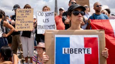 В Париже устроили акцию протеста против обязательной вакцинации - ru.slovoidilo.ua - Франция - Украина - Париж