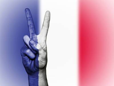 Le Figaro: Власти Франции смягчили ковидные ограничения на фоне массовых протестов - rosbalt.ru - Франция