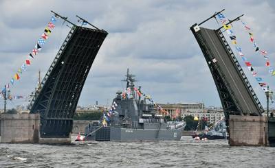 Владимир Путин - Bloomberg (США): Путин расхваливает российское гиперзвуковое ядерное оружие на военно-морском параде - inosmi.ru - Россия - Санкт-Петербург - Сша