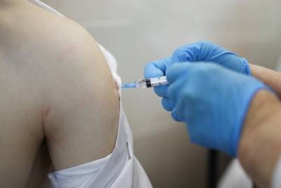 Энтони Фаучи - Главный инфекционист США заявил о необходимости третьего укола вакциной от COVID-19 - govoritmoskva.ru - Сша