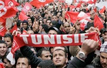 В Тунисе вспыхнули протесты с требованием роспуска парламента - charter97.org - Белоруссия - Тунис - Тунисская Республика