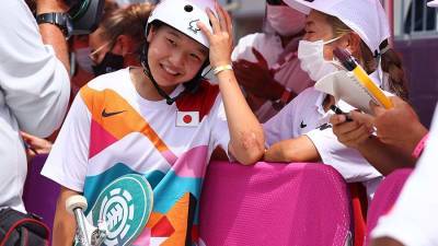 Тринадцатилетняя японка Нишия выиграла Олимпиаду по скейтбордингу - iz.ru - Израиль - Бразилия - Токио