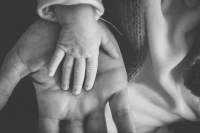 Двухлетняя девочка умерла в Кузбассе из-за ВИЧ-диссидентов - tayga.info