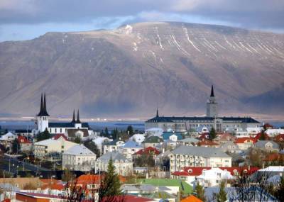 Вакцинированная Исландия вернула ограничения из-за резкого роста новых случаев коронавируса - nakanune.ru - Исландия