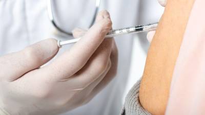 Минздрав разрешил компании Biocad испытать вакцину от коронавируса в России - 5-tv.ru - Россия