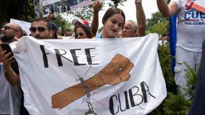Протесты кубинской диаспоры в Калифорнии - golos-ameriki.ru - Куба - штат Калифорния