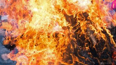 Ночью в Нефтеюганске из горящего дома эвакуировали 50 человек - newdaynews.ru - округ Югра - Нефтеюганск
