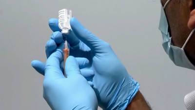 В России начинаются испытания пятой вакцины от коронавируса - vesti.ru - Россия