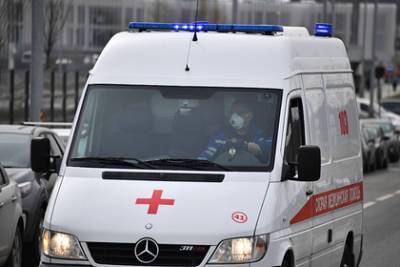 Дважды переболевшая коронавирусом 81-летняя россиянка покончила с собой - lenta.ru - Москва - Новосибирск