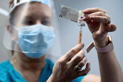 В AstraZeneca сообщили о риске тромбоза после первой дозы вакцины - lenta.ru