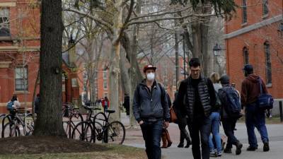 Новые рекомендации CDC привели к возобновлению требований носить маски - golos-ameriki.ru