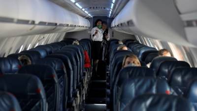 Американские авиакомпании все чаще сталкиваются с недисциплинированными пассажирами - golos-ameriki.ru - Сша