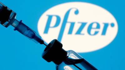 Израиль решил начать вакцинацию от COVID-19 третьей дозой Pfizer - russian.rt.com - Израиль