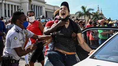 ЕС призывает Кубу освободить "произвольно задержанных" протестующих - unn.com.ua - Украина - Киев - Евросоюз - Куба