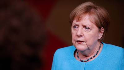 Ангела Меркель - Борис Джонсон - Меркель высказала Джонсону беспокойство из-за полных трибун на матчах Евро - gazeta.ru - Англия - Германия - Лондон