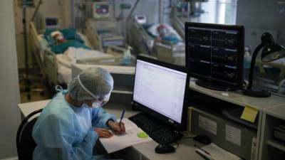 В России от коронавируса за сутки умерли почти 700 человек - yur-gazeta.ru - Россия