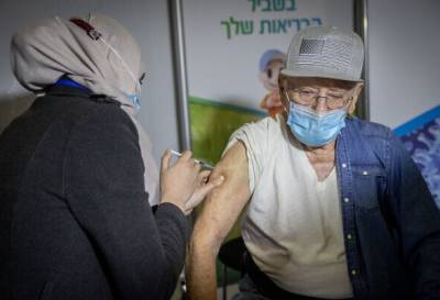 Нафтали Беннет - Власти Израиля начали вакцинацию третьей дозой Pfizer - unn.com.ua - Украина - Сша - Киев - Израиль